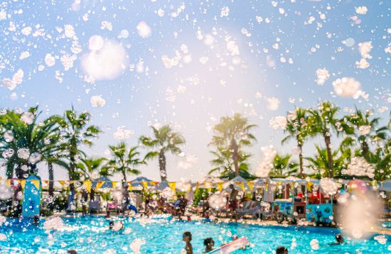 Scopri di più sull'articolo Hotel a Riccione con piscina: quando serve davvero e come valutarla