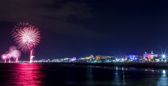 Scopri di più sull'articolo Il Capodanno a Riccione: una festa unica tra eventi, concerti e tradizione