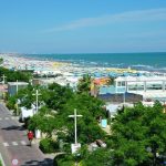 Hotel a Riccione con spiaggia privata o convenzionata: cosa comprende davvero