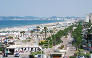 Scopri di più sull'articolo Dove dormire a Riccione per le coppie: zone romantiche e comode per una vacanza in due